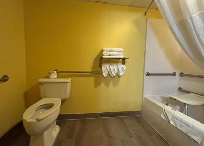 Super 8 By Wyndham Motel 2*