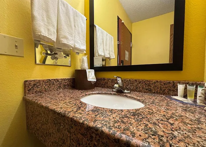 Super 8 By Wyndham Jacksonville